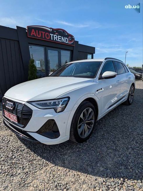 Audi E-Tron 2020 - фото 2