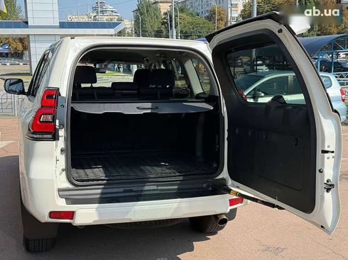 Toyota Land Cruiser Prado 2019 - фото 23
