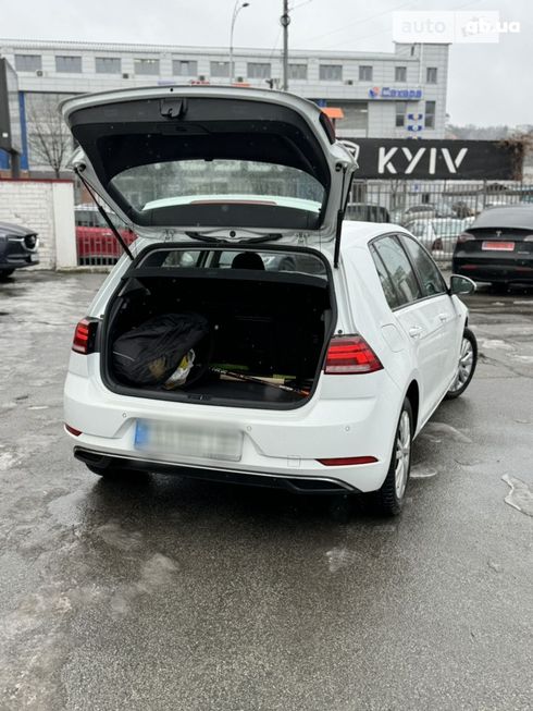 Volkswagen e-Golf 2018 белый - фото 9