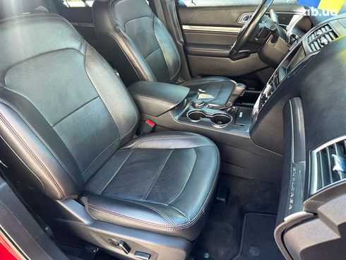 Ford Explorer 2017 красный - фото 31
