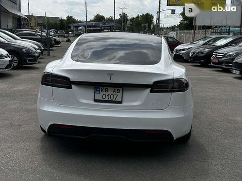 Tesla Model S 2022 - фото 13
