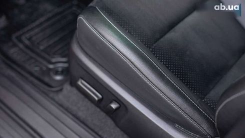 Toyota Hilux 2023 - фото 21