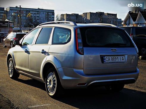 Ford Focus 2010 - фото 4