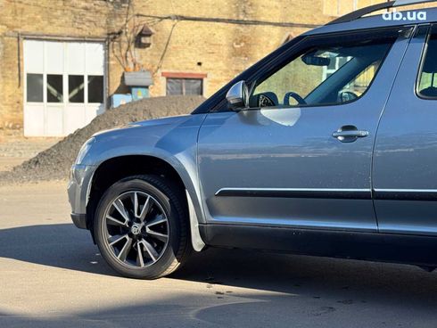 Skoda Yeti 2017 серый - фото 12