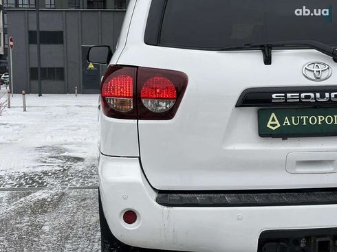 Toyota Sequoia 2017 - фото 12