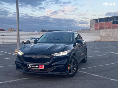 Ford Mustang Mach-E 2023 черный - фото 2