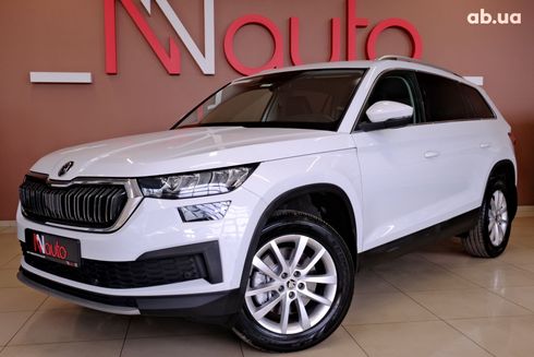 Skoda Kodiaq 2022 белый - фото 2