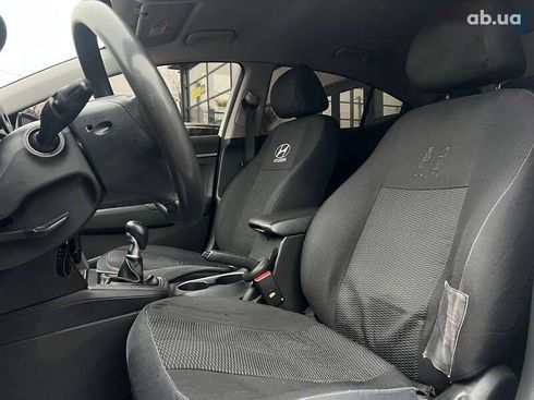 Hyundai Elantra 2016 - фото 10