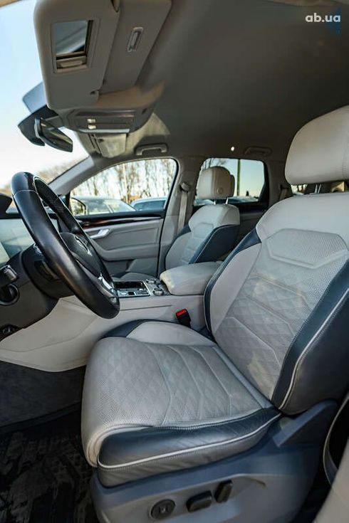 Volkswagen Touareg 2018 - фото 20