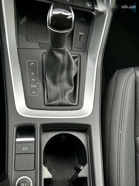 Audi Q3 2019 - фото 14