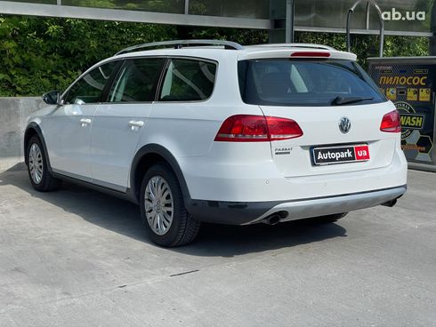 Volkswagen passat alltrack 2013 белый - фото 4