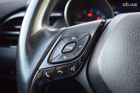 Toyota C-HR 2017 - фото 20