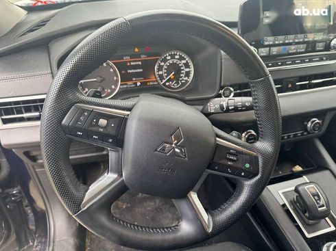 Mitsubishi Outlander 2022 - фото 16