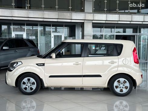 Kia Soul 2011 бежевый - фото 8