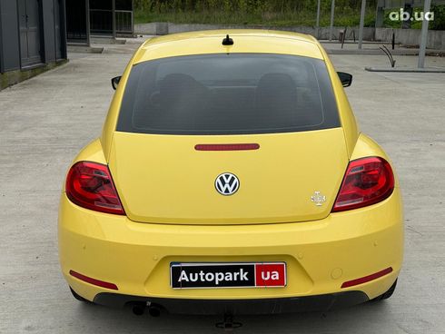 Volkswagen Beetle 2012 желтый - фото 5