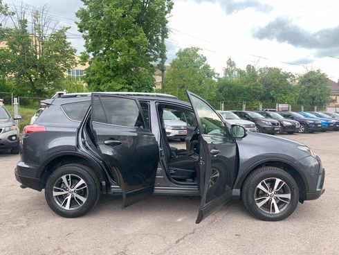 Toyota RAV4 2016 серый - фото 16
