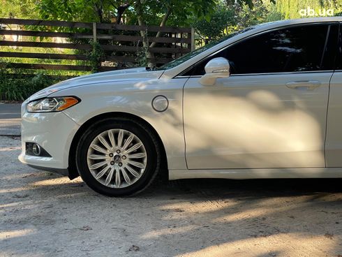 Ford Fusion 2015 белый - фото 16