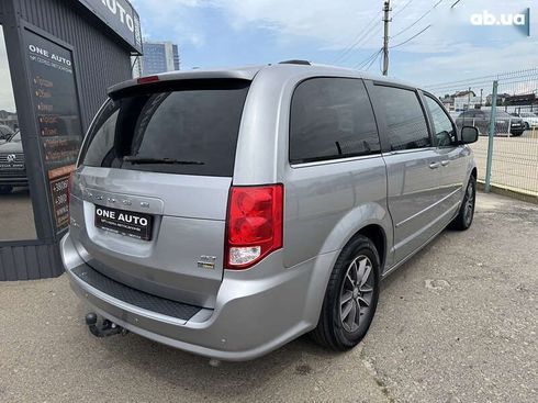 Dodge grand caravan 2017 - фото 7