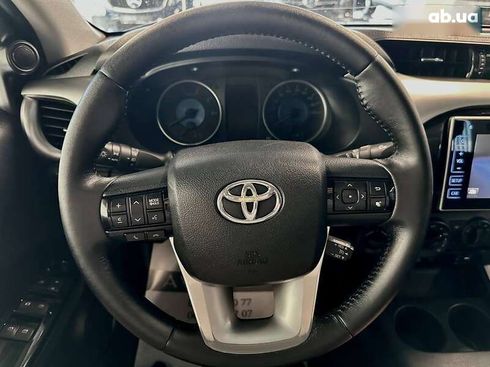 Toyota Hilux 2016 - фото 26