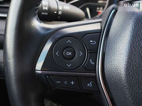 Toyota Camry 2021 - фото 21