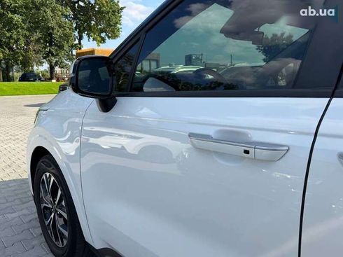 Kia Carnival 2021 - фото 8