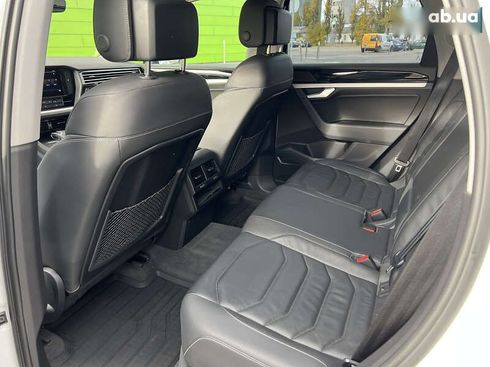 Volkswagen Touareg 2019 - фото 22