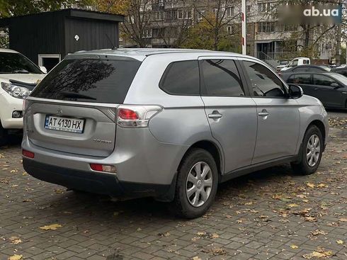 Mitsubishi Outlander 2012 - фото 9