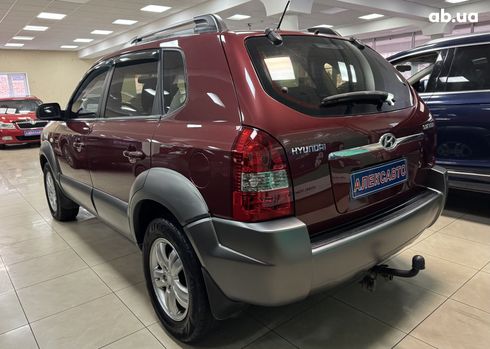 Hyundai Tucson 2008 вишневый - фото 10