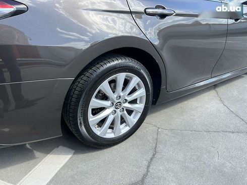 Toyota Camry 2019 - фото 10