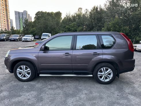 Nissan X-Trail 2012 пурпурный - фото 3