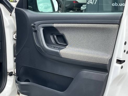 Skoda Fabia 2014 белый - фото 13