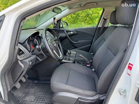 Opel Astra 2011 - фото 22