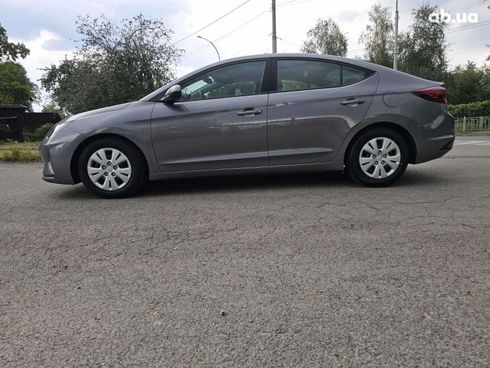 Hyundai Elantra 2019 серый - фото 5