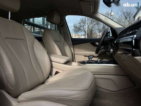 Audi Q7 2017 - фото 26