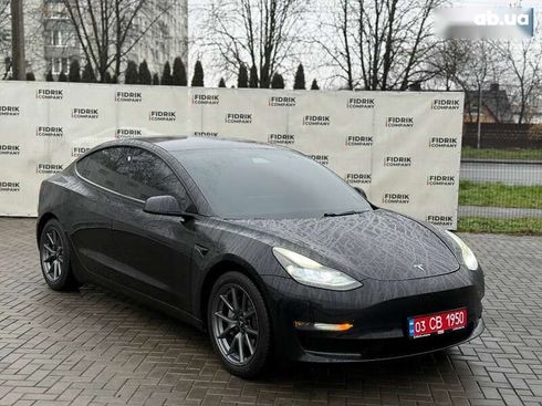 Tesla Model 3 2021 - фото 2