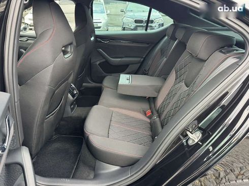 Skoda Octavia 2021 - фото 26