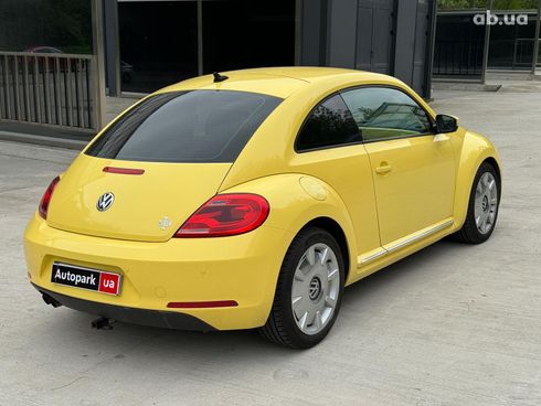 Volkswagen Beetle 2012 желтый - фото 4