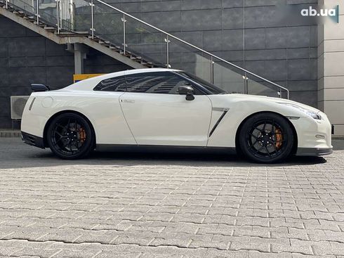 Nissan GT-R 2013 - фото 11