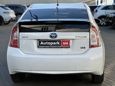 Toyota Prius 2014 белый - фото 6