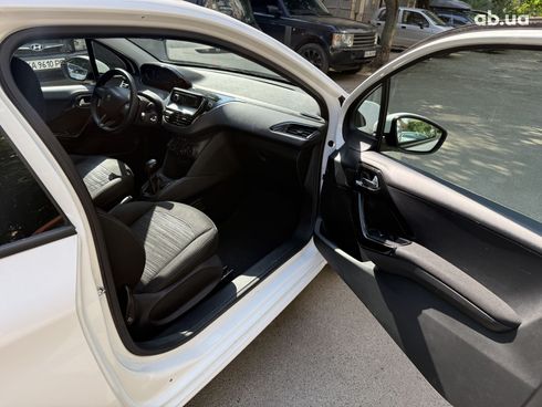 Peugeot 208 2016 - фото 16