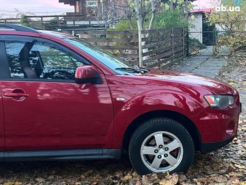 Mitsubishi Outlander 2010 красный - фото 14