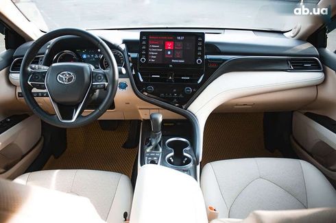 Toyota Camry 2023 - фото 28