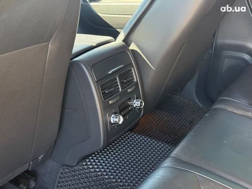 Volkswagen Touareg 2011 серый - фото 16