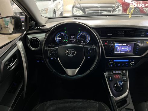Toyota Auris 2013 белый - фото 20