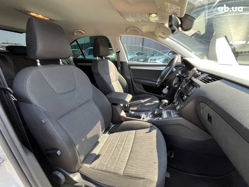 Skoda Octavia 2015 белый - фото 6