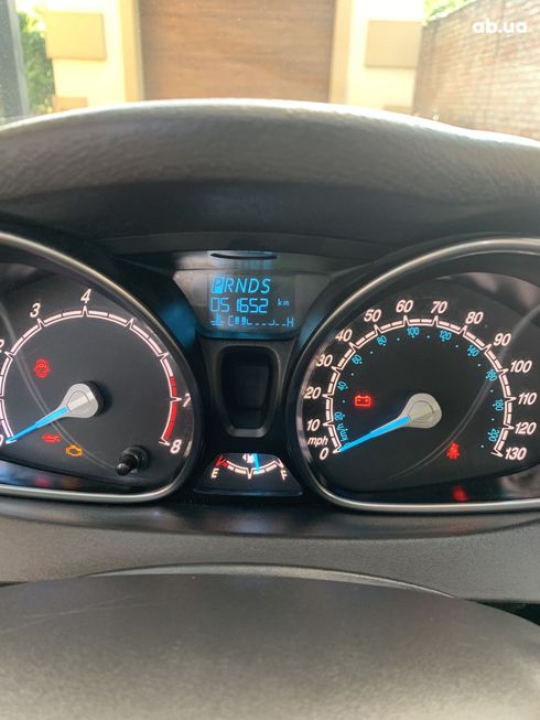 Ford Fiesta 2019 серый - фото 10