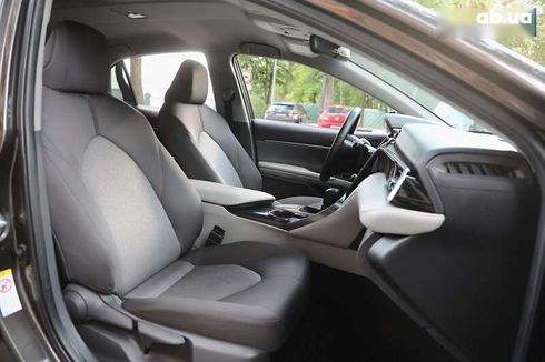 Toyota Camry 2018 - фото 11