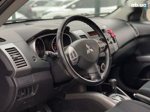 Mitsubishi Outlander XL 2009 - фото 24