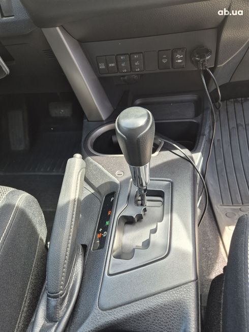 Toyota RAV4 2016 голубой - фото 16