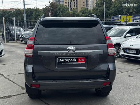 Toyota Land Cruiser Prado 2017 серый - фото 5